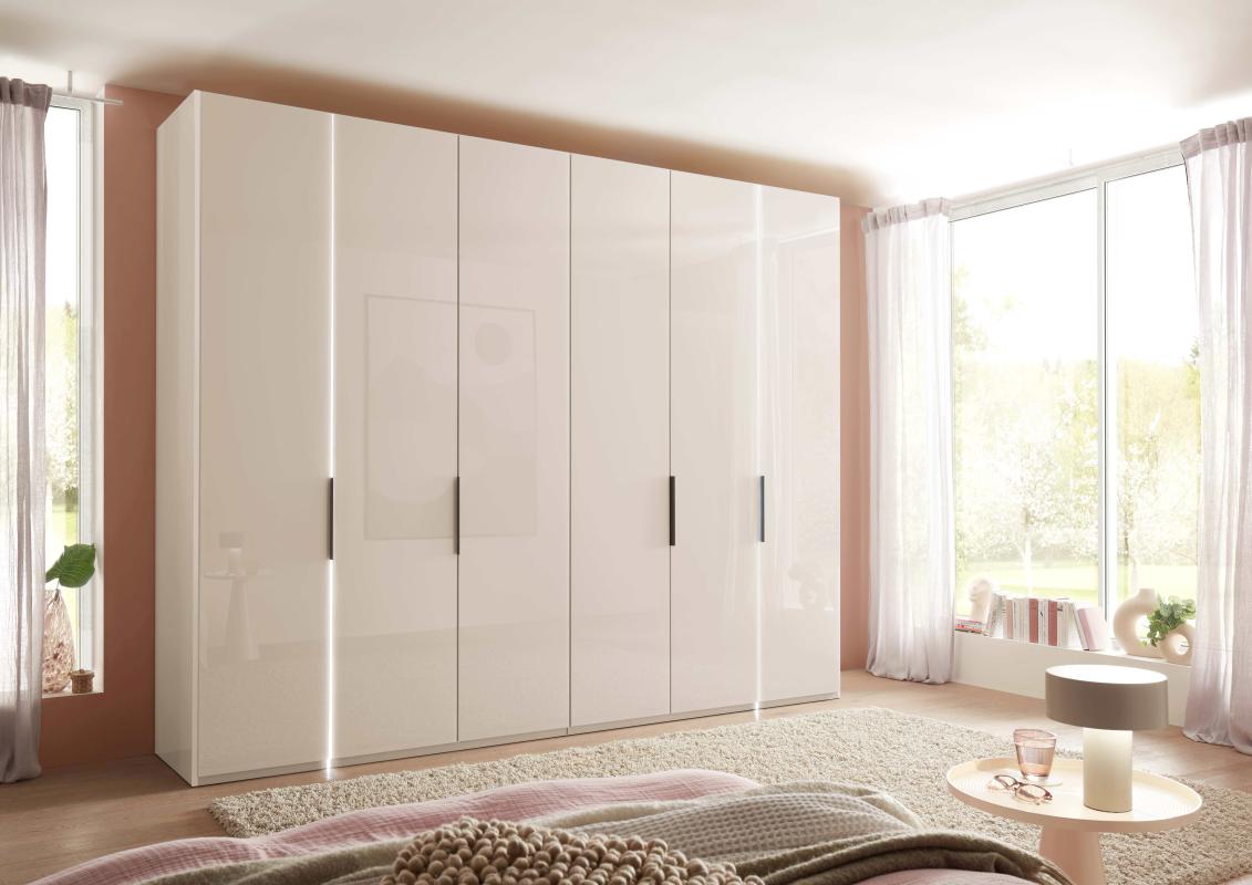 Drehtürenschrank